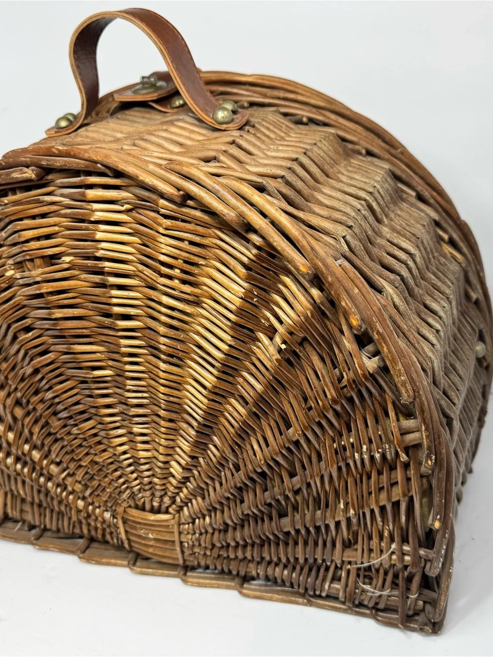 Wicker Picnic Basket Set with Green Plates and Cups,spoons,forks, knifes